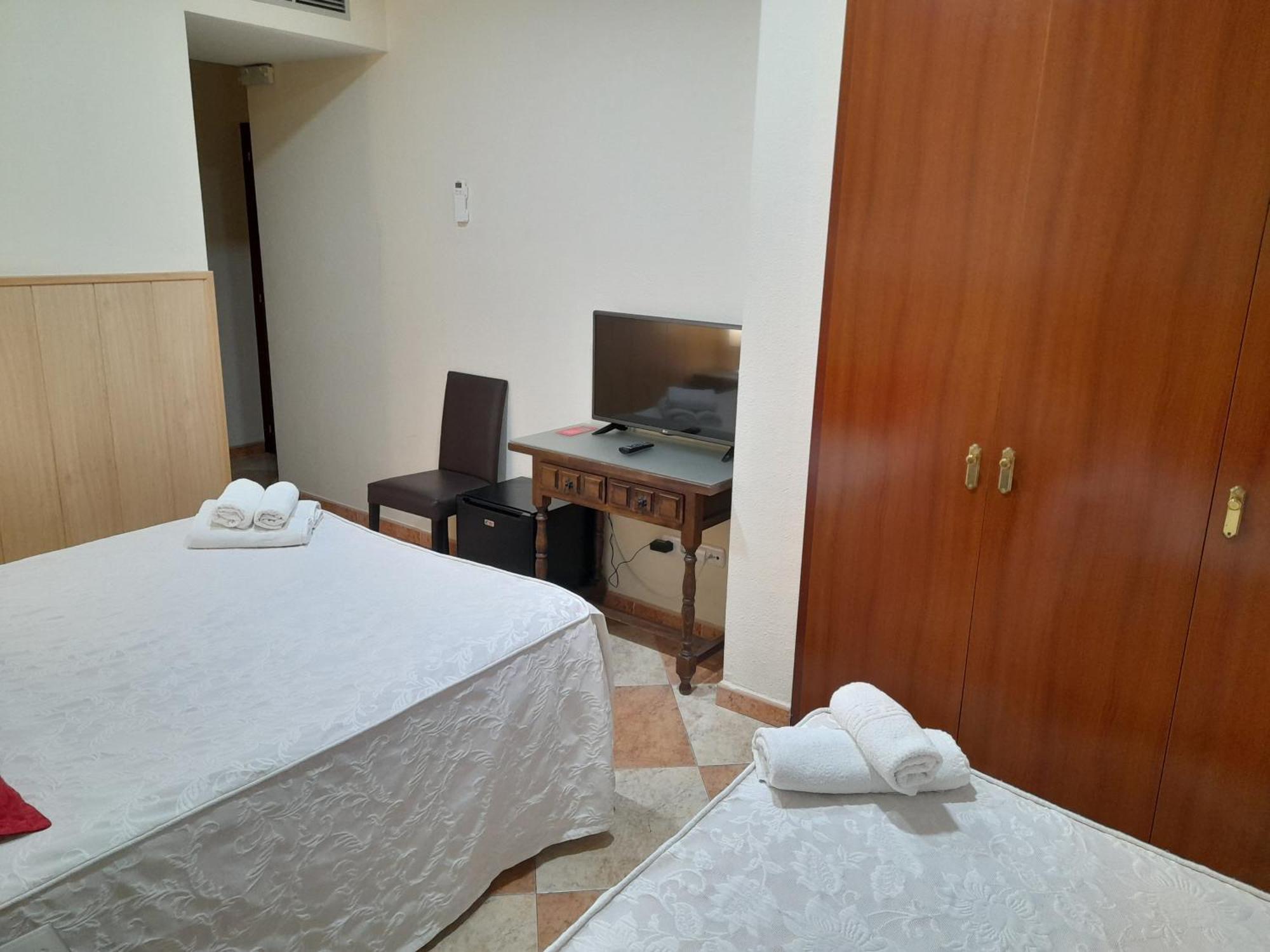 Hostal San Roque Guadalajara Ngoại thất bức ảnh